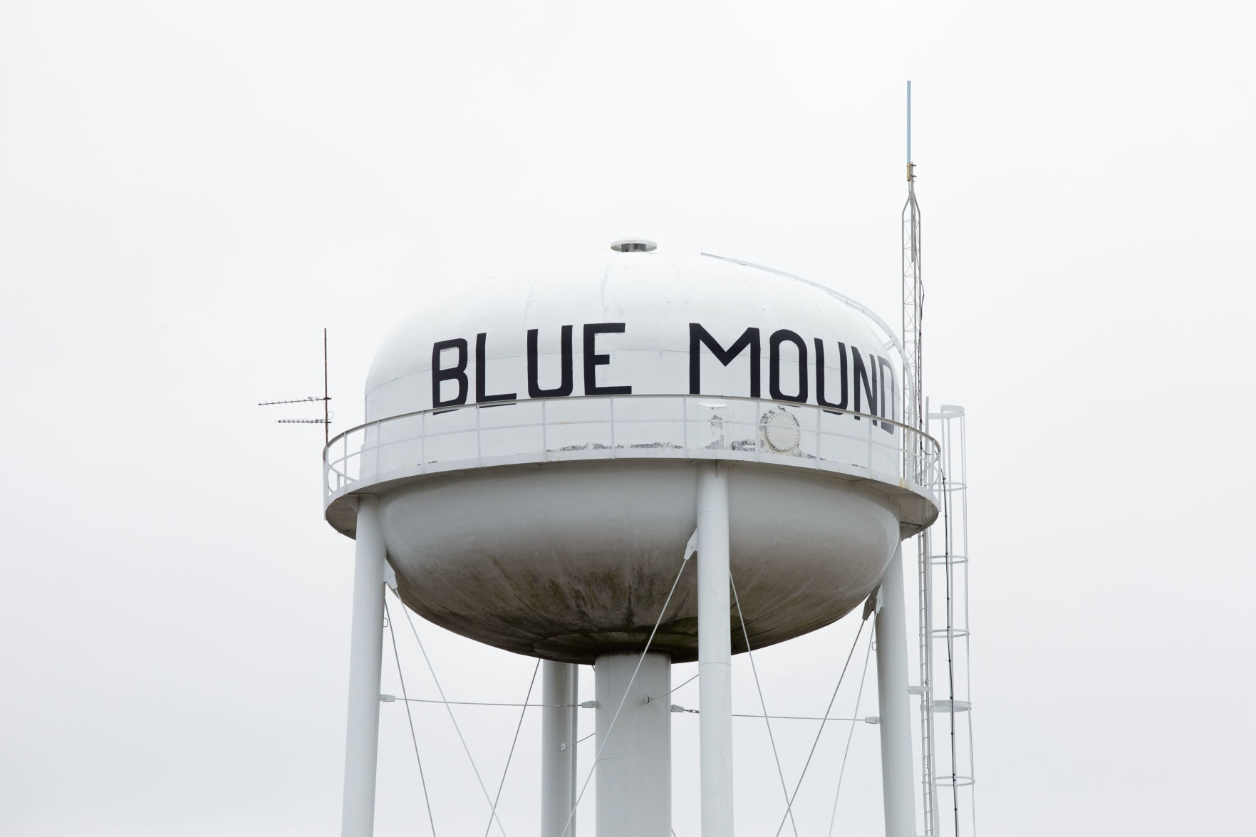 BlueMound-watertower-1.jpg